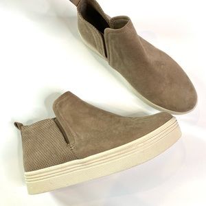 Universal Thread || Faux Suede Platform Sneaker